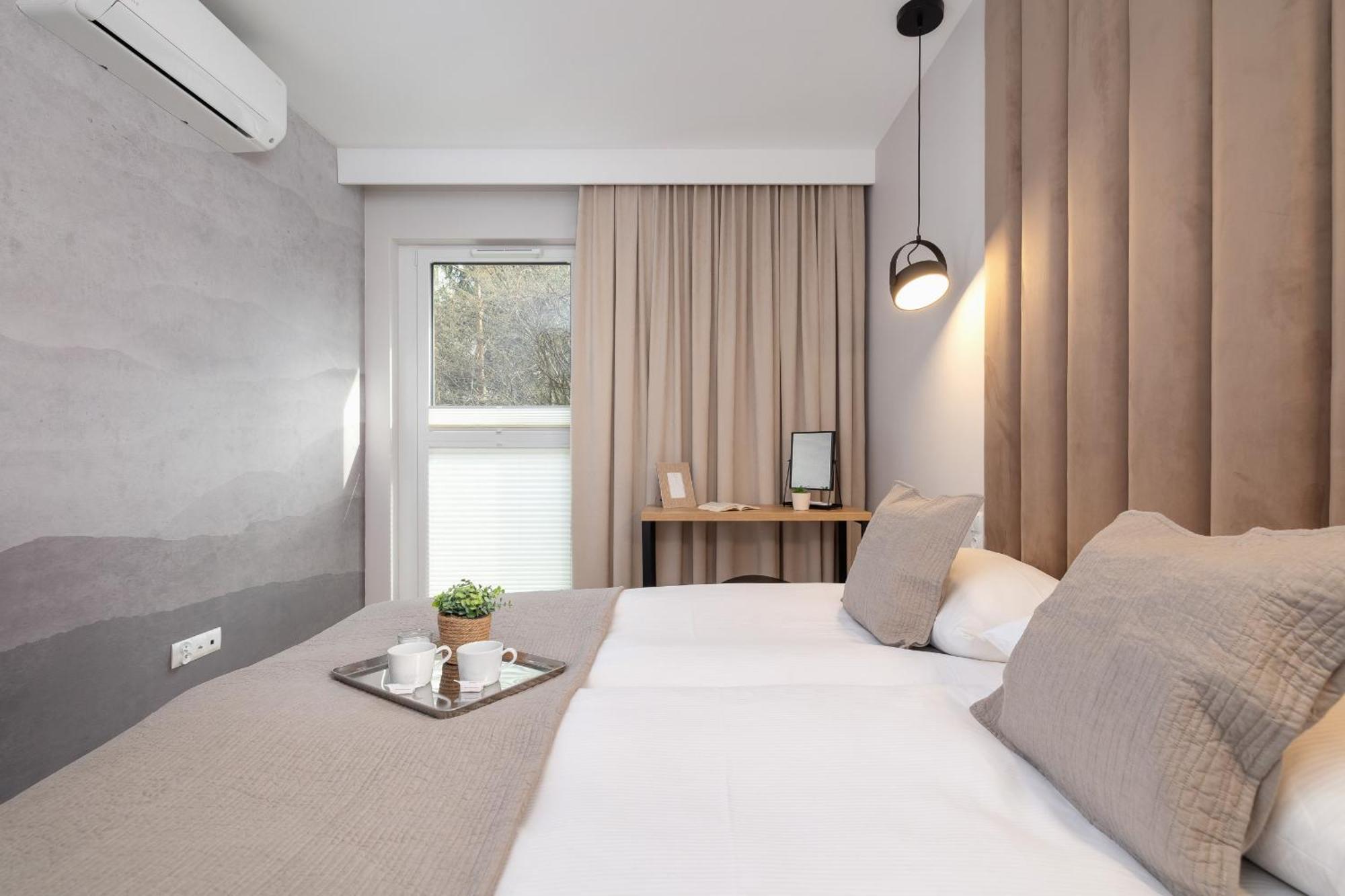 Bright Apartment In Krakow With Garden, Air Conditioning, Parking And Desk By Renters Prestige Экстерьер фото