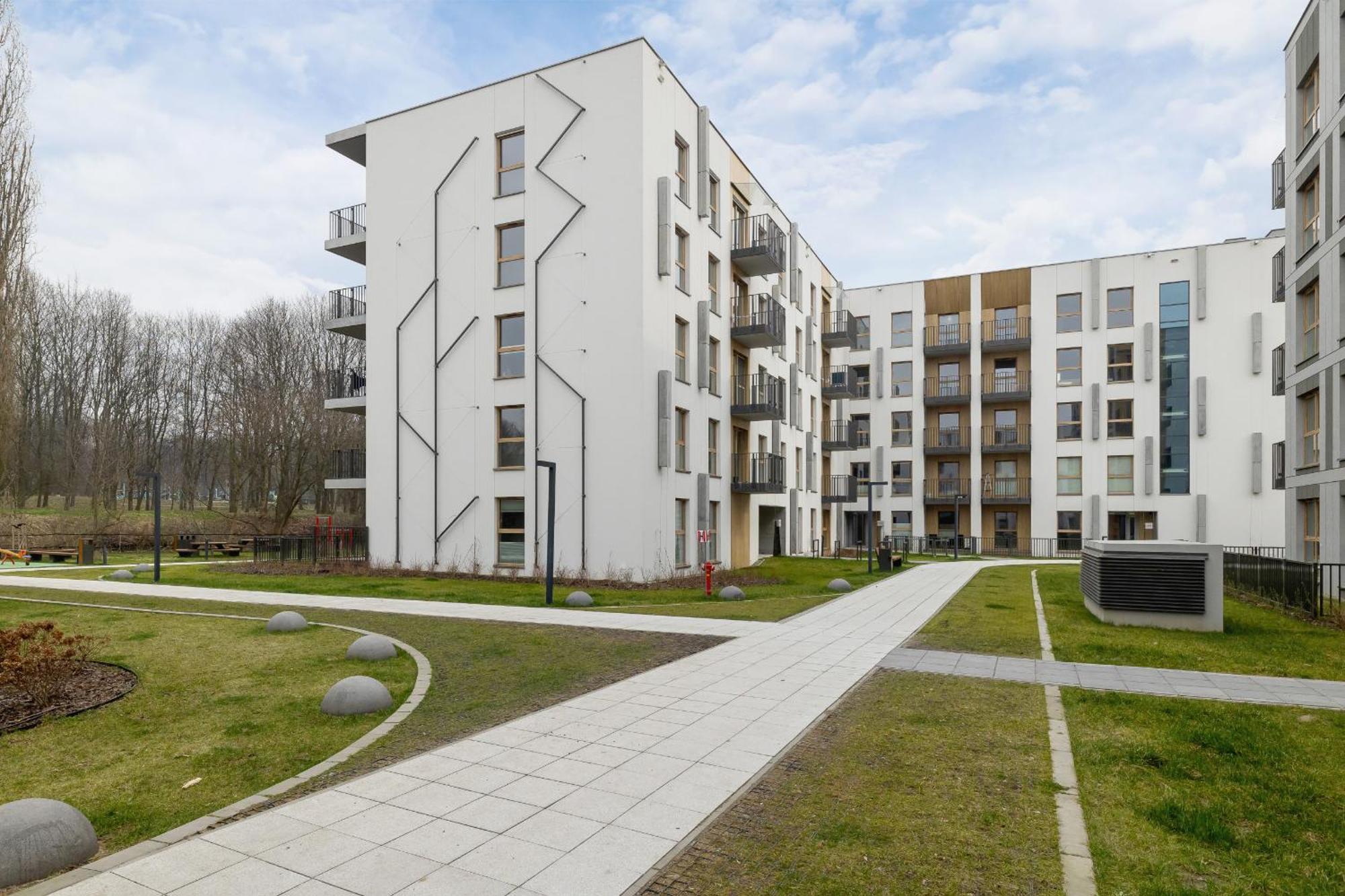 Bright Apartment In Krakow With Garden, Air Conditioning, Parking And Desk By Renters Prestige Экстерьер фото